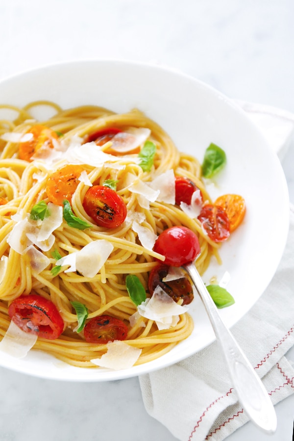 Image of easy roasted tomato and basil pasta