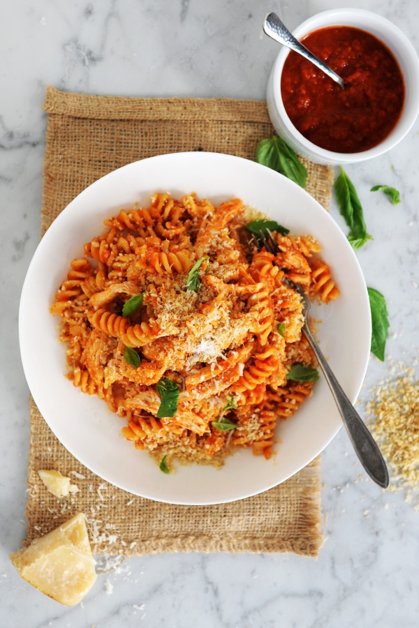 Image of Fusilli marinara with chicken and toasted garlic breadcrumbs
