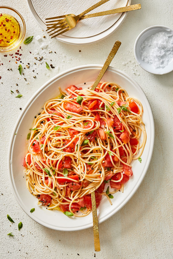 No Cook Tomato Pasta Sauce