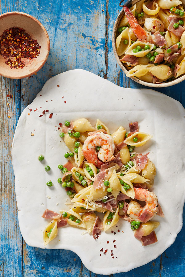 Pasta shells with peas, proscuitto and shrimp