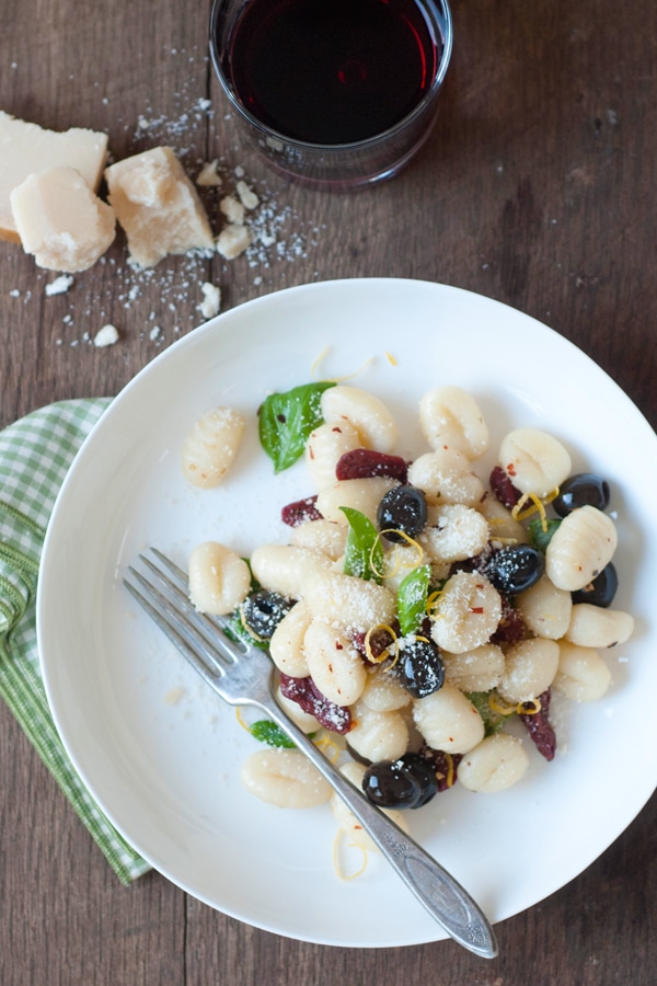 Image of potato gnochi with semi-dried tomatoes and olives