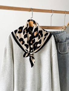 Scarvii - Classic Leopard Print Square Scarf: Beige