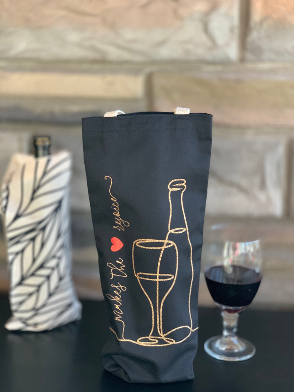 had decorated wine or beverage tote