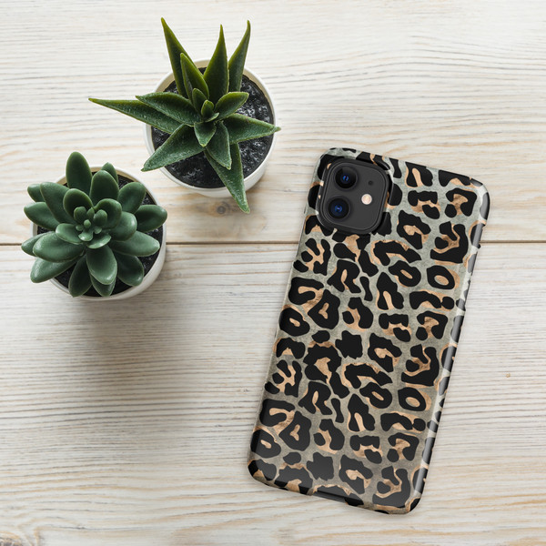 Wild Snow Leopard Snap case for iPhone®