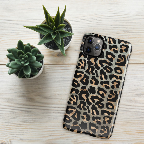 Wild Snow Leopard Snap case for iPhone®