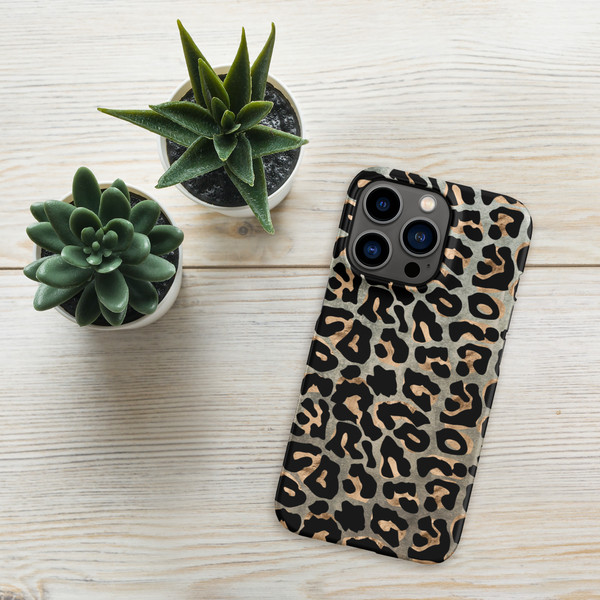 Wild Snow Leopard Snap case for iPhone®