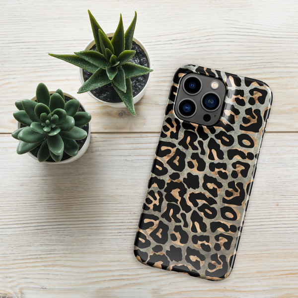 Wild Snow Leopard Snap case for iPhone®