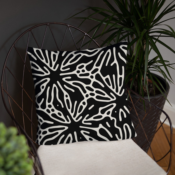 Black Botanicals Basic Pillow