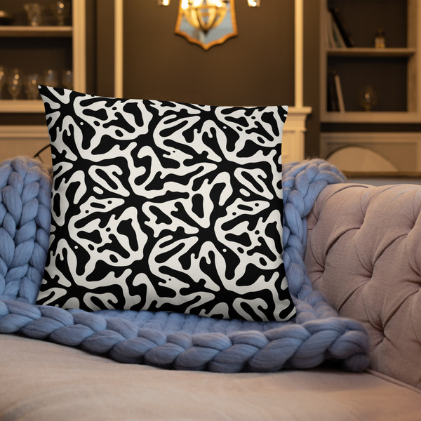 Black Botanicals Basic Pillow