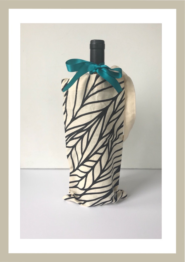 Botanical Print Wine Gift Tote