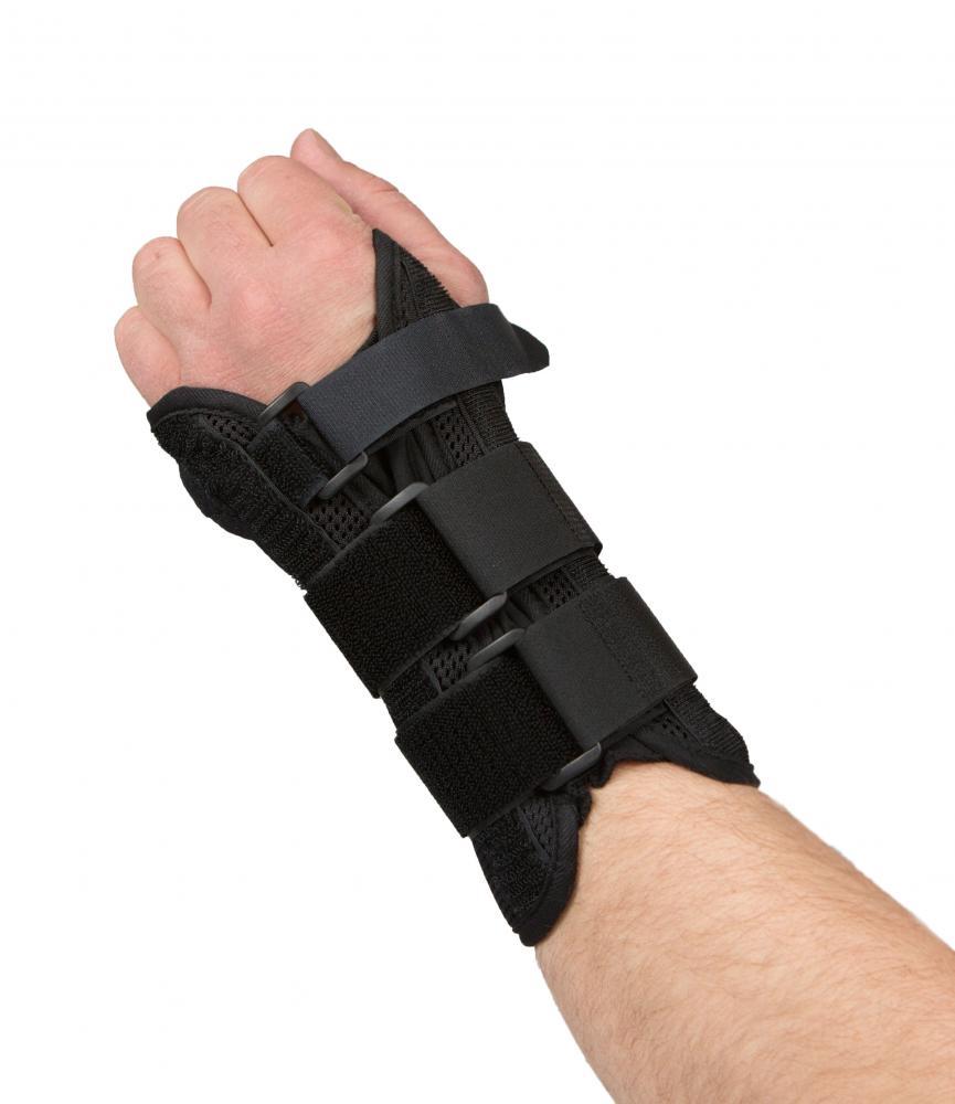Buy futuro reversible splint wrist brace adjustble Online in Dubai Buy futuro reversible splint wrist brace adjustble Online in Dubai