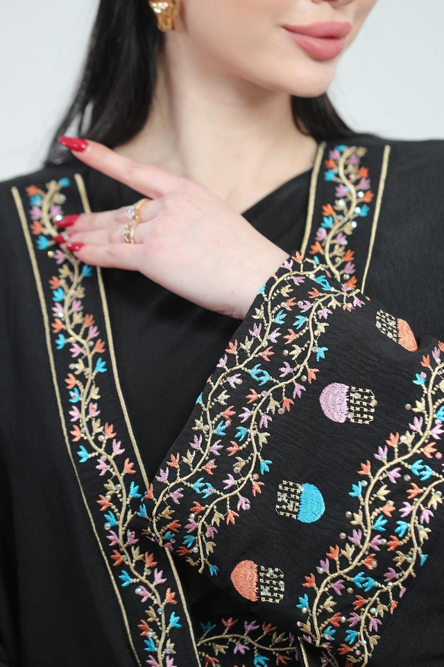 Shalabia Arabian Bisht