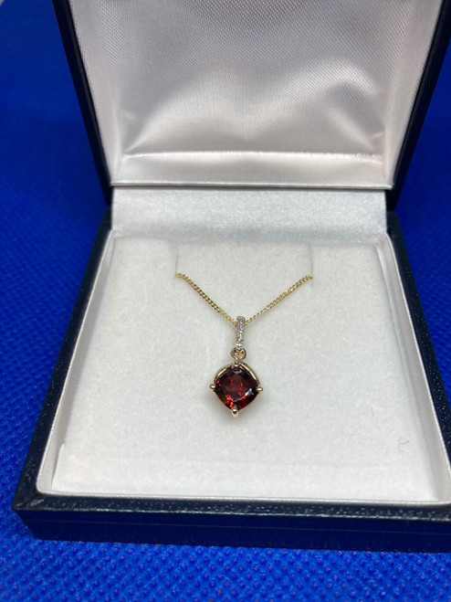 9ct Yellow Gold Garnet & Diamond Pendant