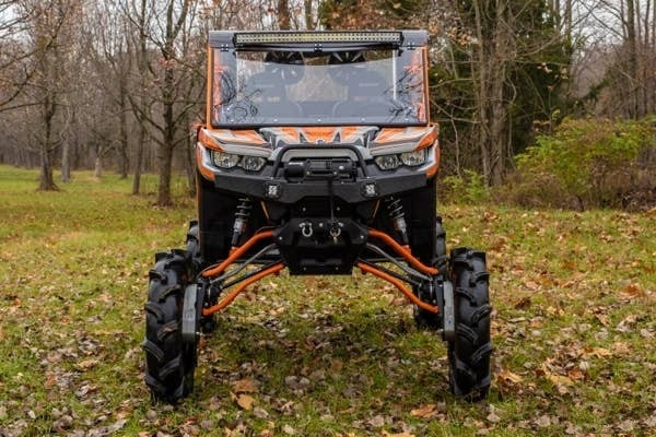 Can-Am Defender 8