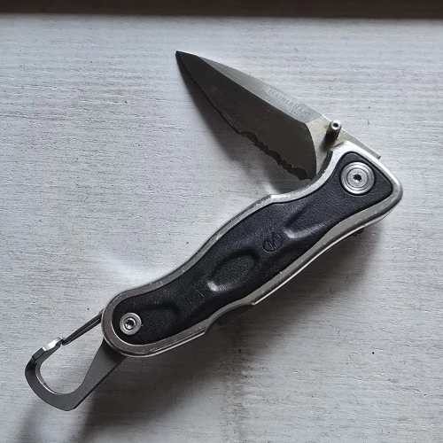 LEATHERMAN E305X POCKET KNIFE WITH BLADE LAUNCH