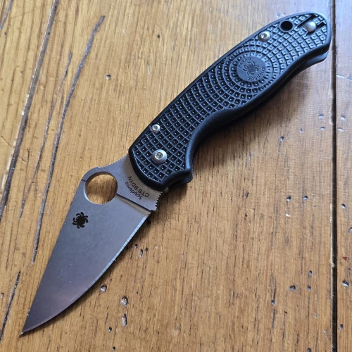 SPYDERCO PARA 3 PLAIN EDGE LOCKING KNIFE BLACK FRN SCALES BD1N STEEL