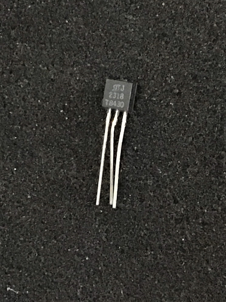 Siliconix J2318 Transistor, TO-92 - Y19048