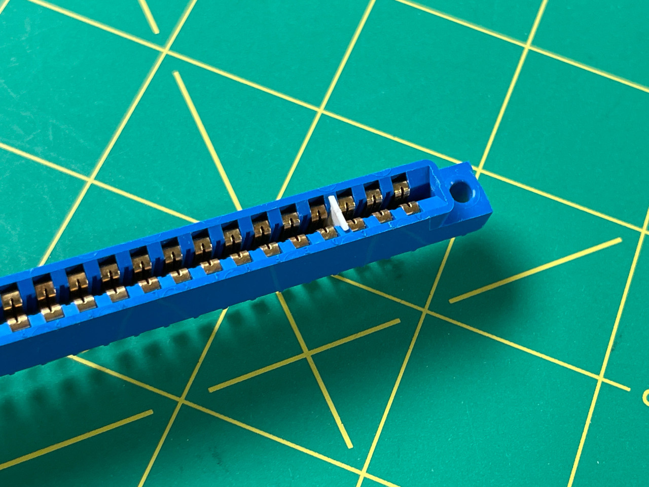 Sullins ESM18DREH-S85 36 pins, 18 Positions, PCB Card Edge