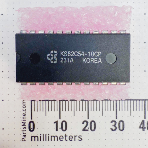 Top view of a Samsung KS82C54-10CP timer IC showing package markings next to a millimeter scale.