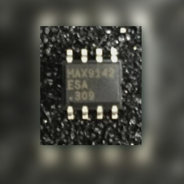 One 8-pin SO chip marked MAX9142 ESA on a dark textured surface