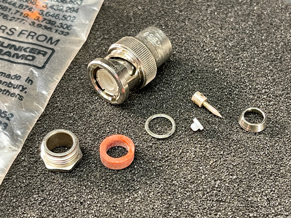 Amphenol 554-77/284 UG260/U Male Coaxial BNC Straight Plug M21052 | PartsMine.com