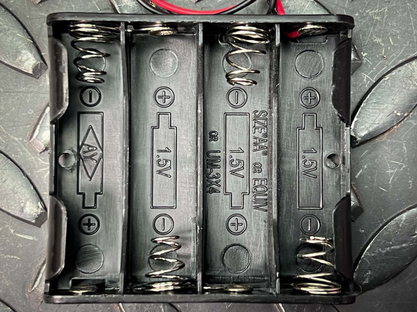 AA Battery Holder with Wire Leads, 4-Cell - PartsMine.com