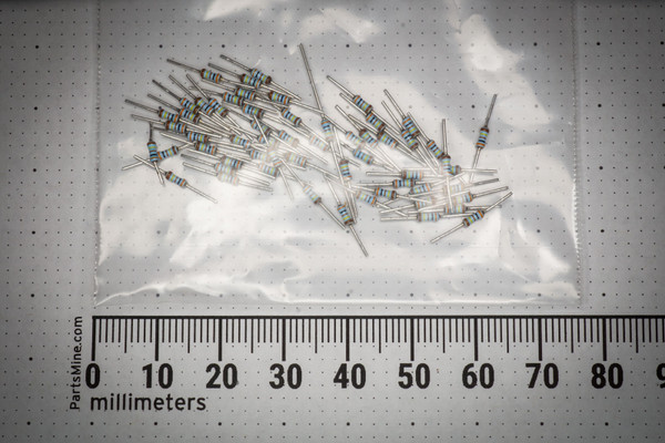 50+ resistors in clear bag, leads trimmed to approx 5mm, no visible wear or installation marks.