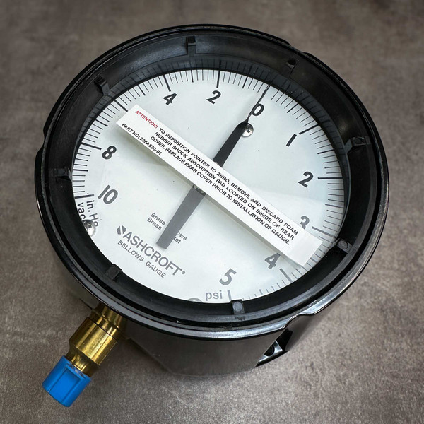 Ashcroft Vacuum/Pressure Gauge 4.5" Dial, 1/4" Brass Socket
