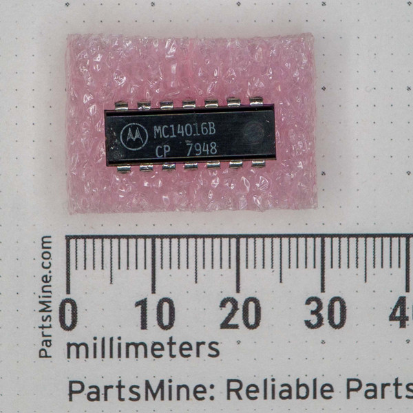Motorola logo, MC14016B, CP 7948 date code. DIP-14 package and pins showing no visible wear or corrosion.