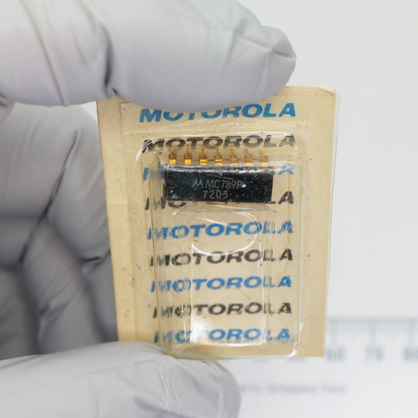 Motorola MC789P IC sealed in vintage original packaging.