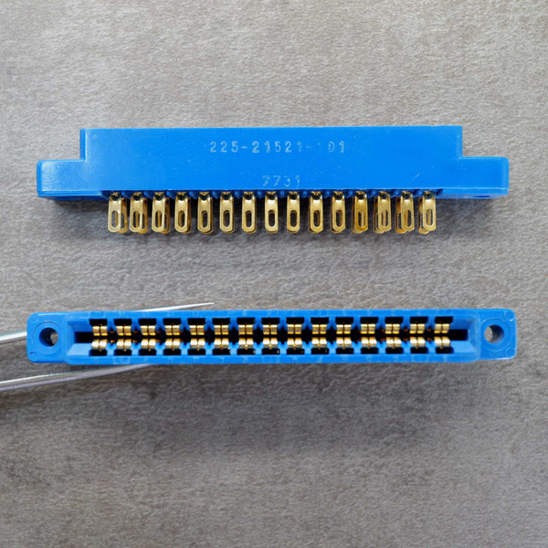 Top and side view of Amphenol 225-21521-101 edge card connectors.