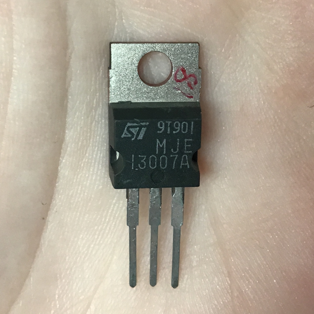 STMicroelectronics MJE13007A Silicon NPN Switching 4 MHz Transistor Y19621