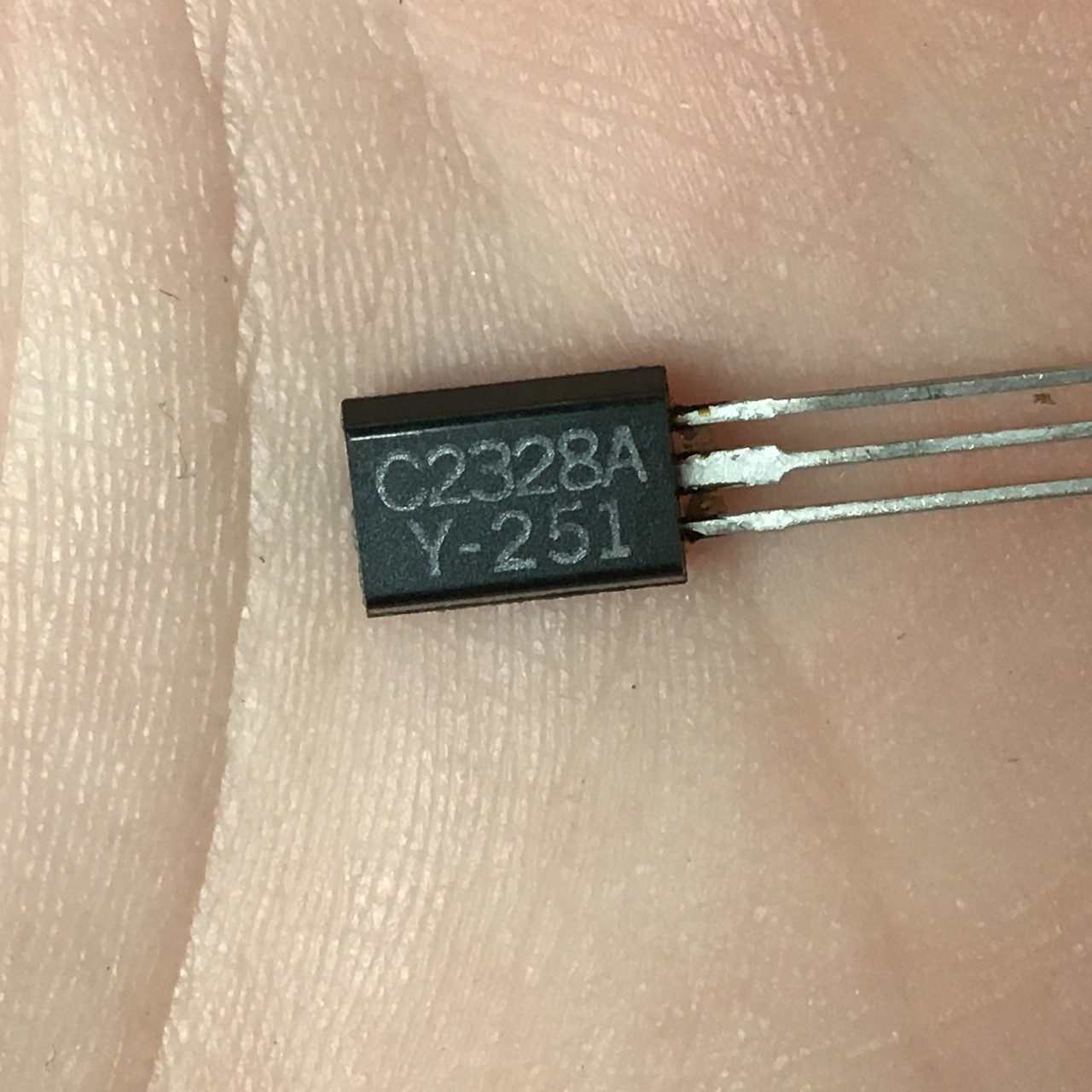 Unisonic Technologies C2328A NPN Silicon Epitaxial 1W Transistor Y19626