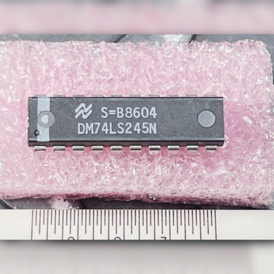 National Semiconductor DM74LS245N Octal Bus Transceiver DIP-20 NOS