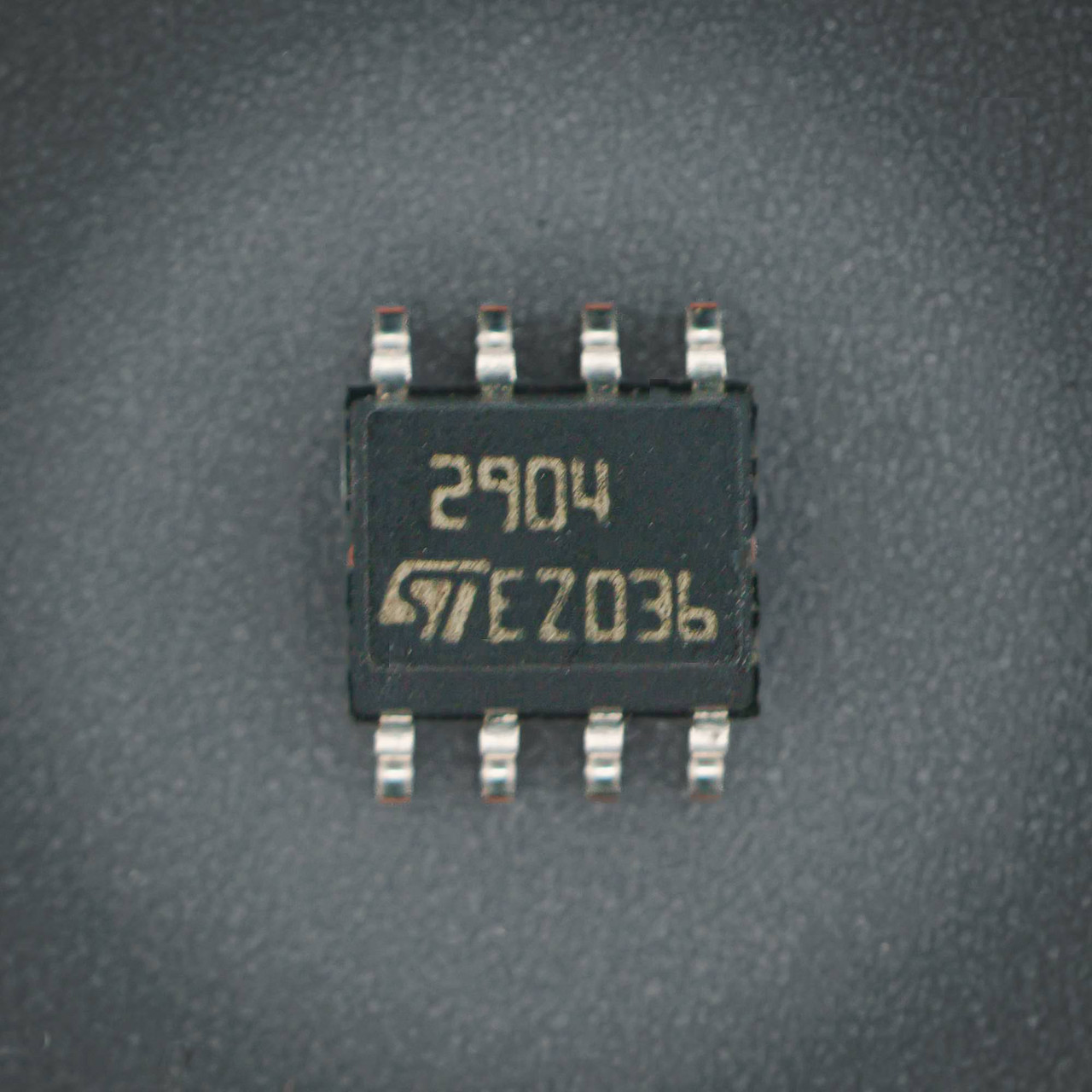 LM2904 Dual Op-Amp 1.1MHz SOIC-8 STMicroelectronics Unused NOS
