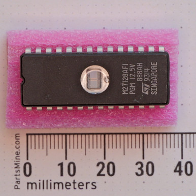 STMicroelectronics M27128AF1 128K UV EPROM 12.5V CDIP-28 Used Pull
