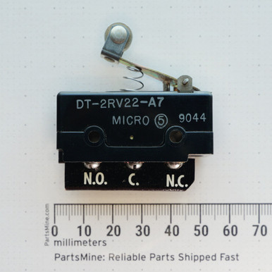 Micro Switch DT-2RV22-A7 DPDT Roller Lever Snap Action Switch New NOS
