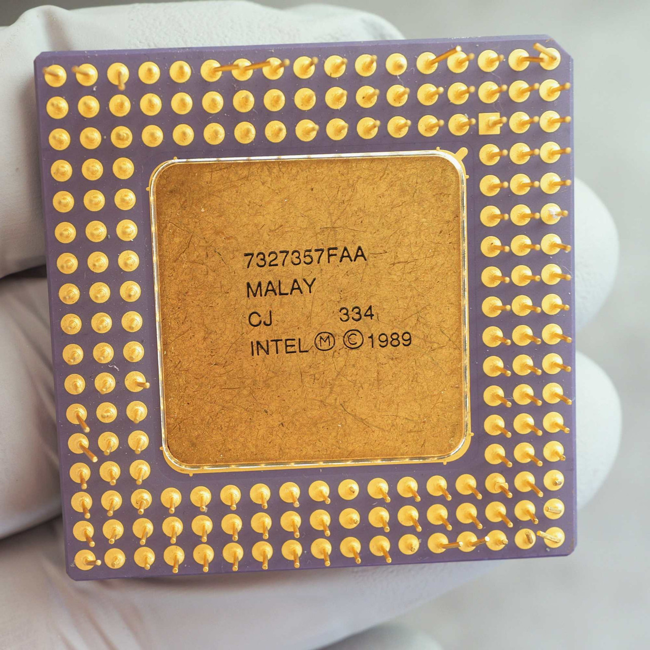 Intel i486 DX A80486DX-33 CPU Ceramic Gold Scrap Recovery Used