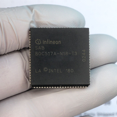 Infineon SAB 80C517A-N18-T3 8-Bit Microcontroller 18MHz PLCC-84 Used Pull