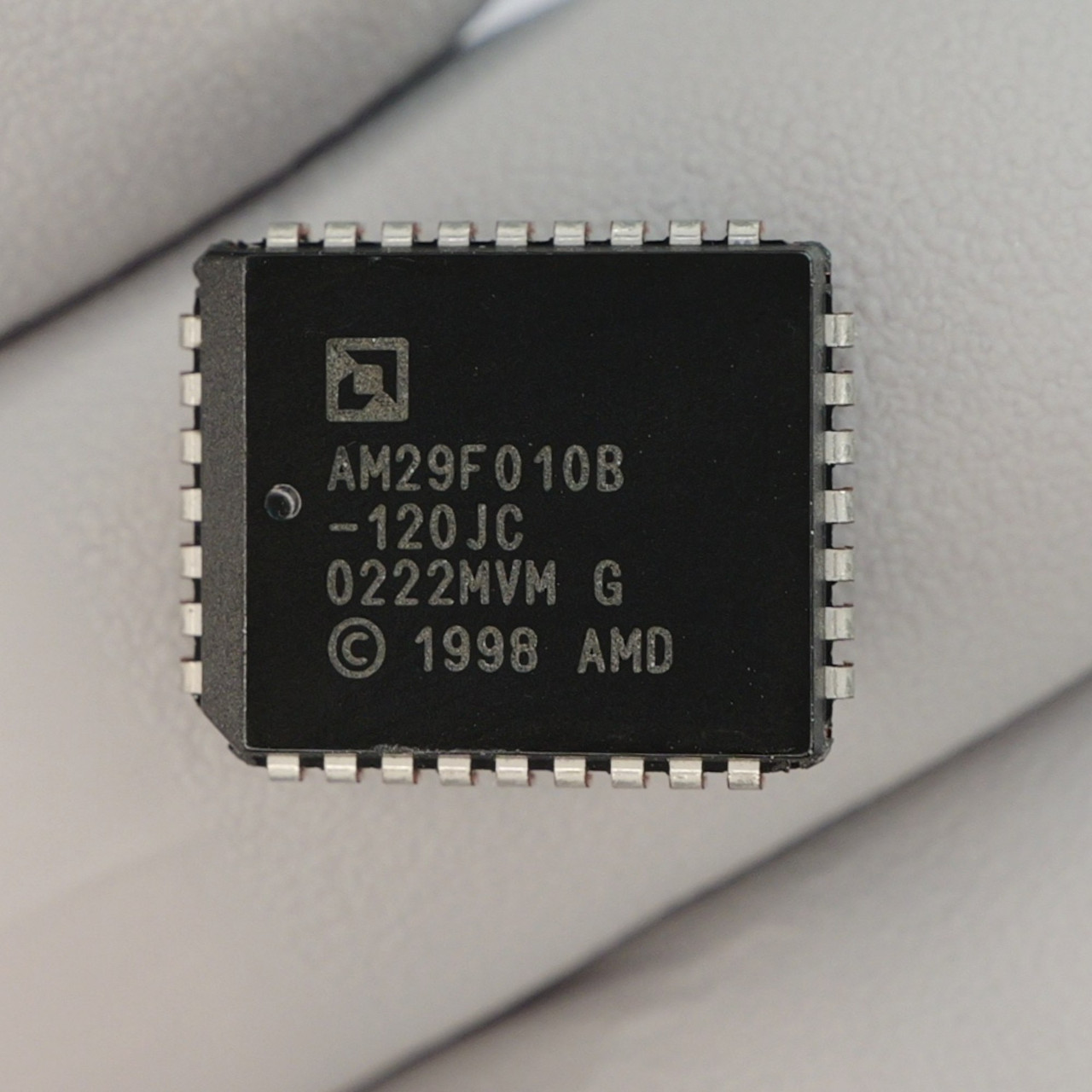 AMD AM29F010B-120JC 1Mbit 128K x 8 5V CMOS Flash Memory PLCC-32 Used