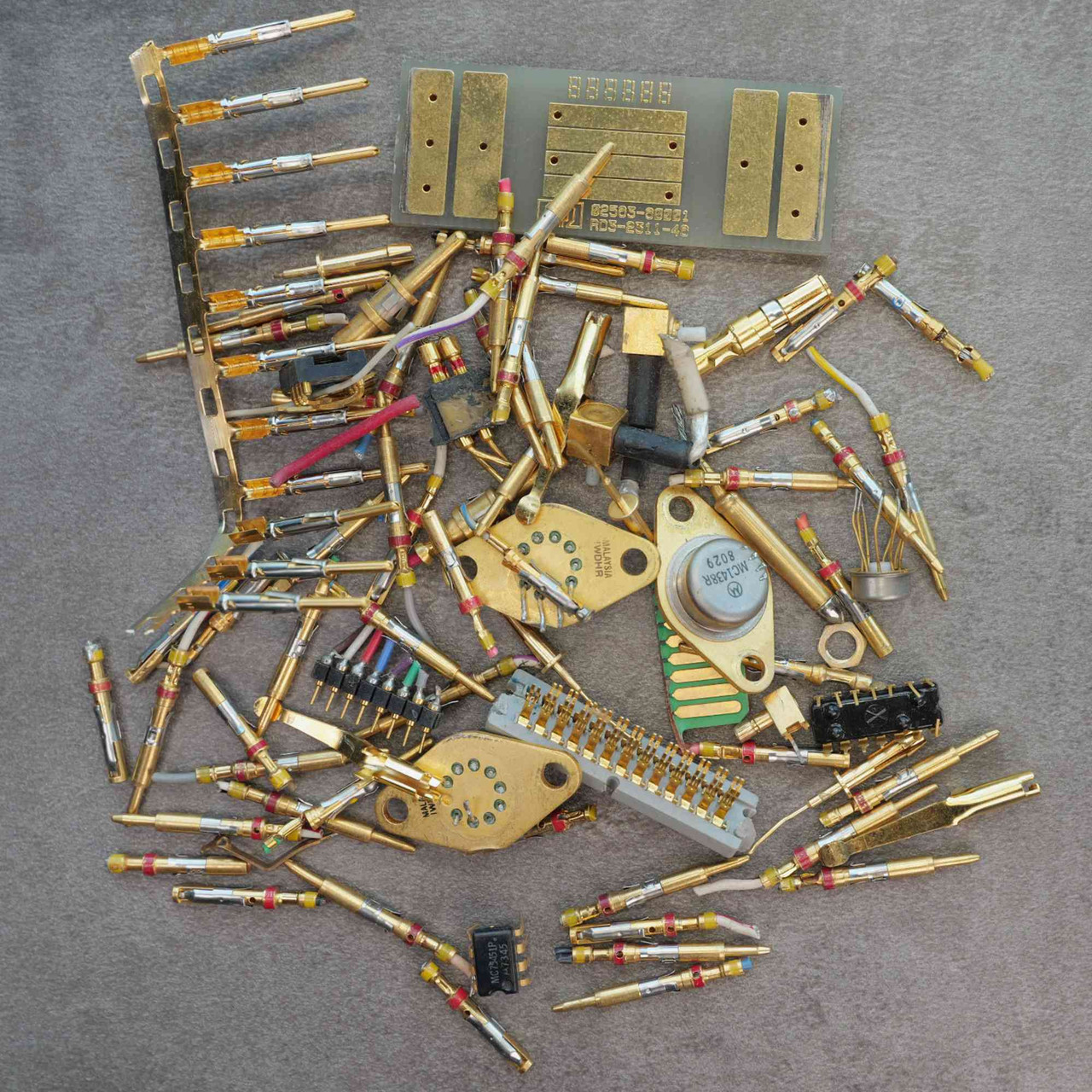 Gold-Plated E-Scrap Pins, Connectors & Circuit Board Pieces ~100g Lot Used