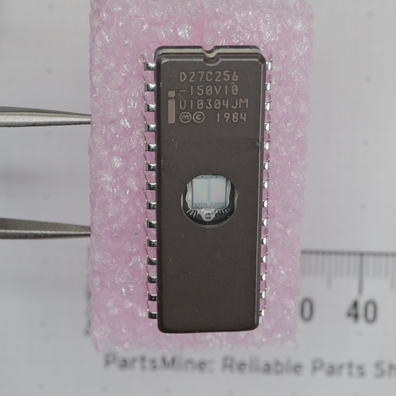 Intel D27C256-150V10 256K CMOS UV EPROM 150ns Ceramic DIP-28 Used