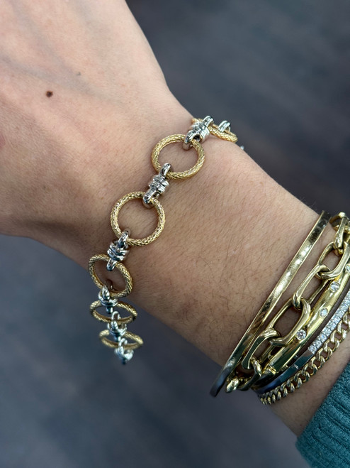 Round Gold Link Bracelet