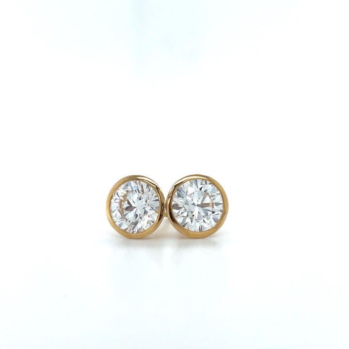 diamond studs, lab grown diamond studs, bezel set diamond studs, bezel set studs, bezel set earring, diamond earrings, lab grown diamond earrings, yellow gold diamond studs, yellow gold diamond earrings