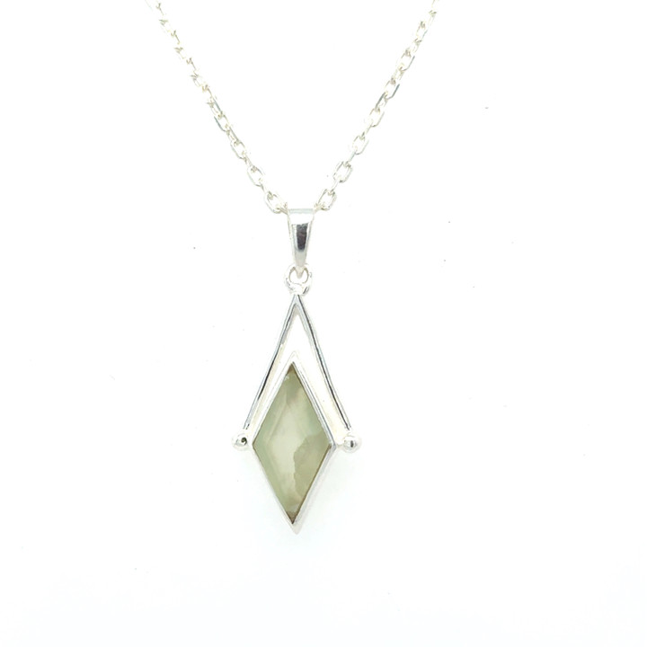 Green Quartz Kite Pendant