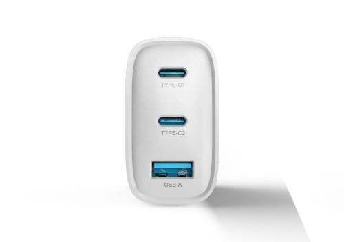 DEVIA Extreme Speed Series charger retail packaging showing product details and specifications