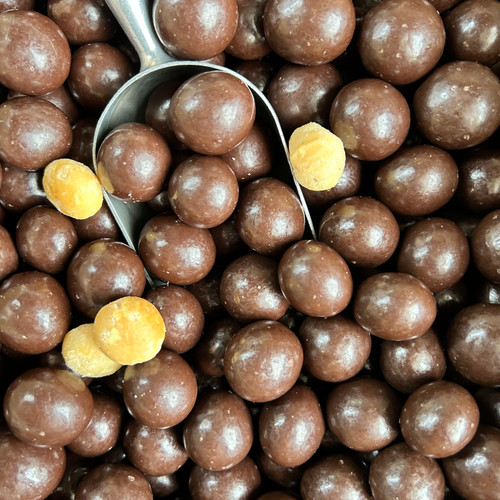 Macadamias in Dark Chocolate.
Vegan. 
The Treat Factory Macadamias in Dark Chocolate.
Vegan. 
The Treat Factory