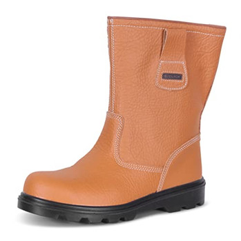 Beeswift Rigger Boot Lined Tan Size 5 RBLS05