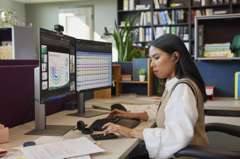 Poly 221225-03 Voyager Free 60+ Uc Ts 221225-03