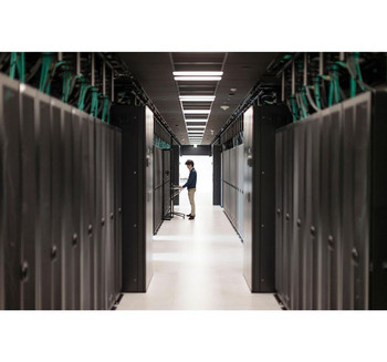 Hewlett Packard Enterprise R8Q71A Network Switch Managed L3 R8Q71A